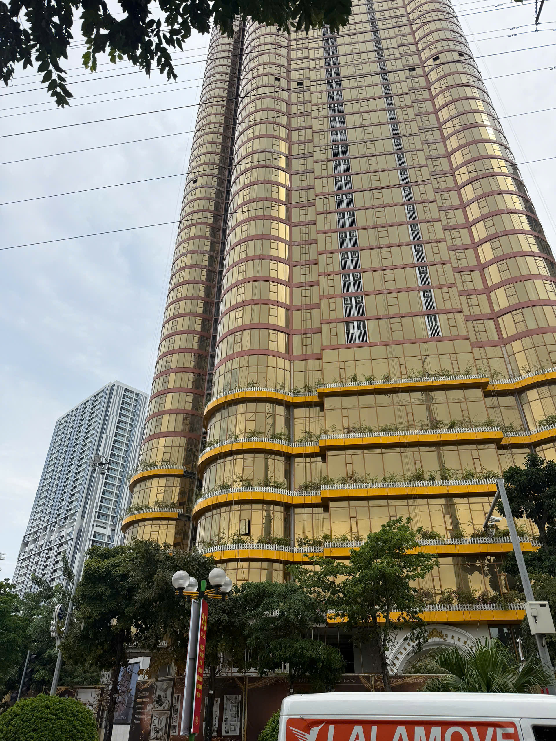 Kính phản quang&nbsp;